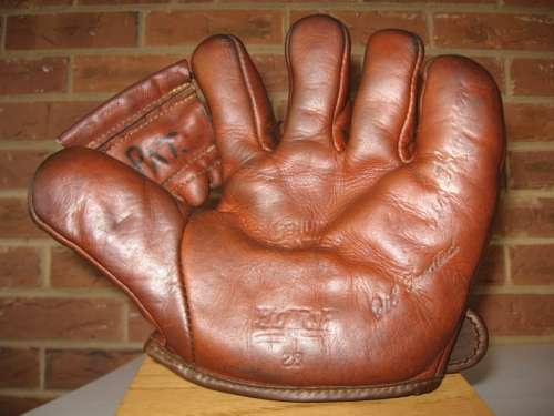 Gene Thompson Hutch 28 Front